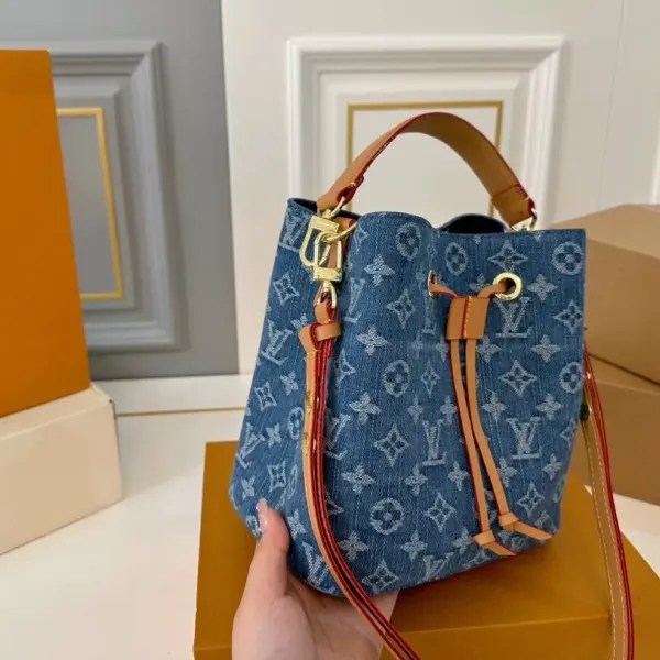 【LOUIS VUITTON 公式旗艦店】ルイヴィトン  斜めがけバッグ 当日出荷 好評に付き再入荷！20*21CM  1240722