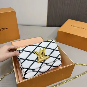 【LOUIS VUITTON 公式旗艦店】ルイヴィトン  斜めがけバッグ 当日出荷 好評に付き再入荷！21*15CM  1240722