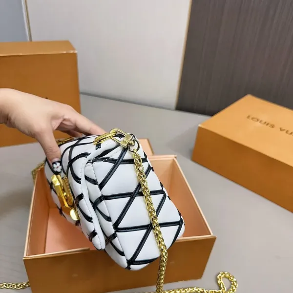 【LOUIS VUITTON 公式旗艦店】ルイヴィトン  斜めがけバッグ 当日出荷 好評に付き再入荷！21*15CM  1240722