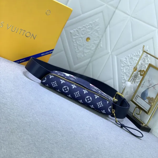 【LOUIS VUITTON 公式旗艦店】ルイヴィトン  斜めがけバッグ当日出荷 好評に付き再入荷！24.5*16*4.5CM