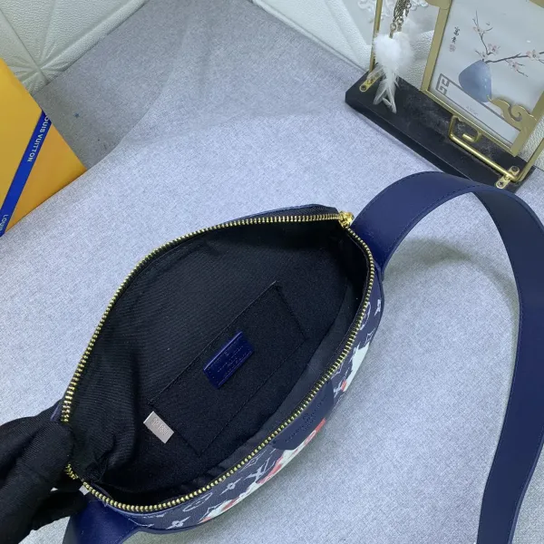 【LOUIS VUITTON 公式旗艦店】ルイヴィトン  斜めがけバッグ当日出荷 好評に付き再入荷！24.5*16*4.5CM