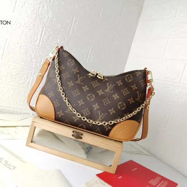 【LOUIS VUITTON 公式旗艦店】ルイヴィトン  斜めがけバッグ当日出荷 好評に付き再入荷！29*16*9.5CM