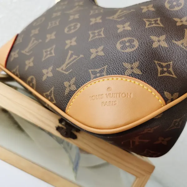 【LOUIS VUITTON 公式旗艦店】ルイヴィトン  斜めがけバッグ当日出荷 好評に付き再入荷！29*16*9.5CM