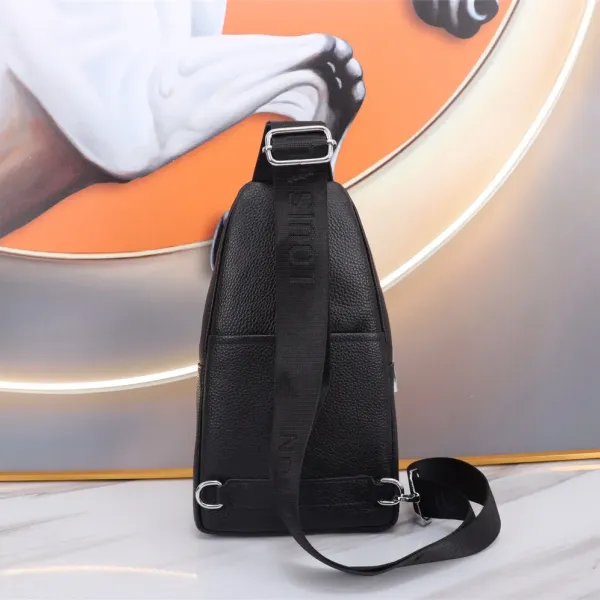 【LOUIS VUITTON  公式 旗艦店】 ルイヴィトン   胸ポケット当日出荷 好評に付き再入荷！34*17*6CM