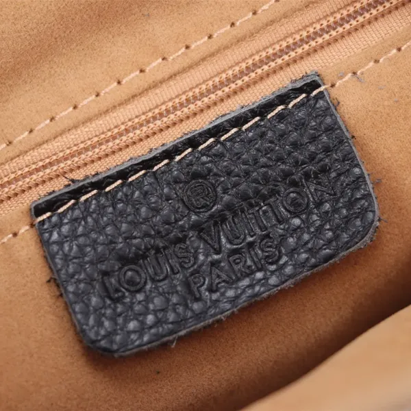 【LOUIS VUITTON  公式 旗艦店】 ルイヴィトン   胸ポケット当日出荷 好評に付き再入荷！34*17*6CM