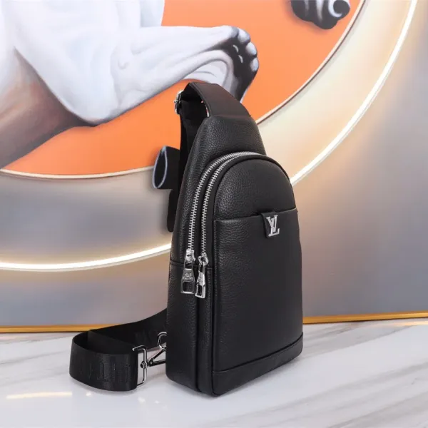 【LOUIS VUITTON  公式 旗艦店】 ルイヴィトン   胸ポケット当日出荷 好評に付き再入荷！34*17*6CM