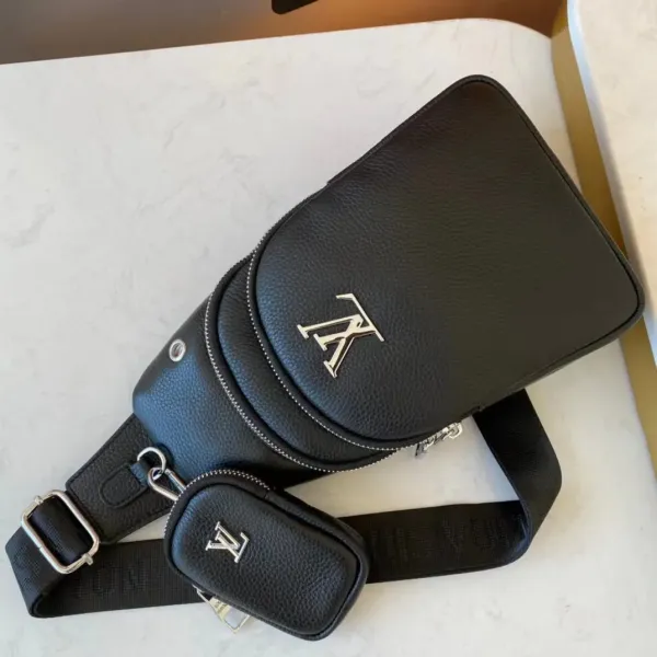 【LOUIS VUITTON  公式 旗艦店】ルイヴィトン  胸ポケット  当日出荷 好評に付き再入荷！28*17*5CM