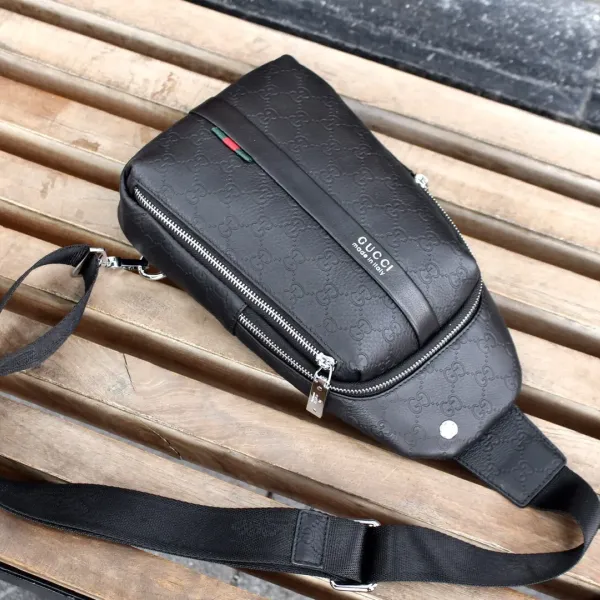 【GUCCI 公式旗艦店】 グッチ  胸ポケット当日出荷 好評に付き再入荷！18*32*7CM