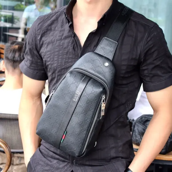 【GUCCI 公式旗艦店】 グッチ  胸ポケット当日出荷 好評に付き再入荷！18*32*7CM