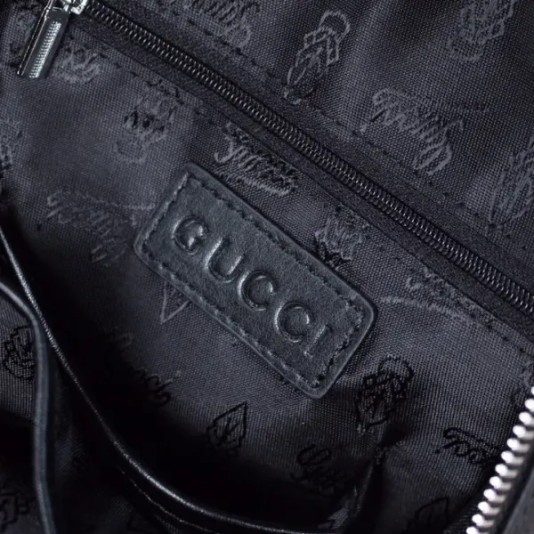 【GUCCI 公式旗艦店】 グッチ  胸ポケット当日出荷 好評に付き再入荷！18*32*7CM