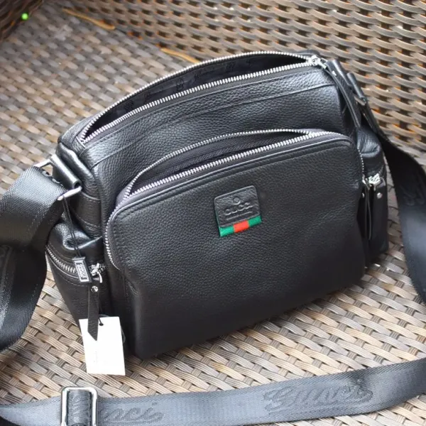 【GUCCI 公式旗艦店】 グッチ 斜めがけバッグ 当日出荷 好評に付き再入荷！31*23*18CM