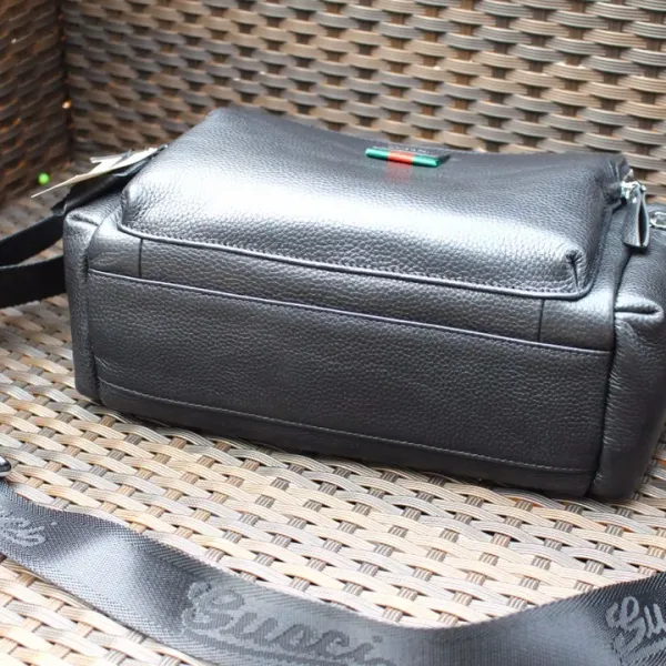 【GUCCI 公式旗艦店】 グッチ 斜めがけバッグ 当日出荷 好評に付き再入荷！31*23*18CM