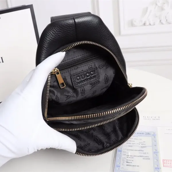 【GUCCI 公式 旗艦店】グッチ 胸ポケット当日出荷 好評に付き再入荷！30*18*7CM