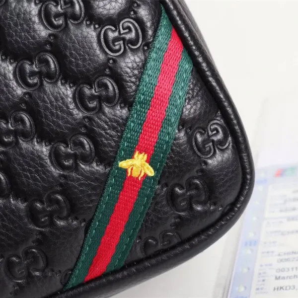 【GUCCI 公式 旗艦店】グッチ 胸ポケット当日出荷 好評に付き再入荷！30*18*7CM