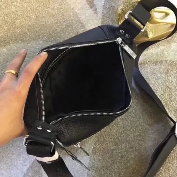 【GUCCI 公式 旗艦店】クッチ ショルダーバッグ 当日出荷 好評に付き再入荷!31*21*7CM 【GUCCI 公式 旗艦店】クッチ ショルダーバッグ 当日出荷 好評に付き再入荷!31*21*7CM
