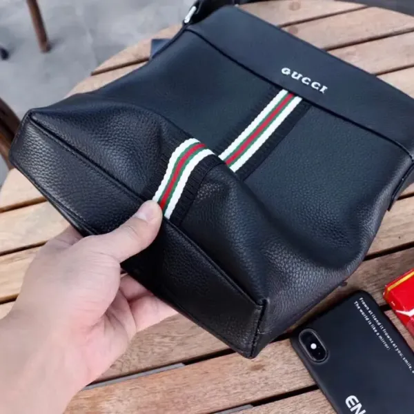 【GUCCI 公式 旗艦店】クッチ  ショルダーバッグ 当日出荷 好評に付き再入荷！24*28*5CM
