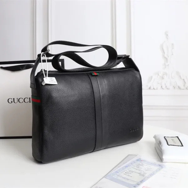【GUCCI 公式 旗艦店】クッチ  ショルダーバッグ 当日出荷 好評に付き再入荷！33*24*8CM