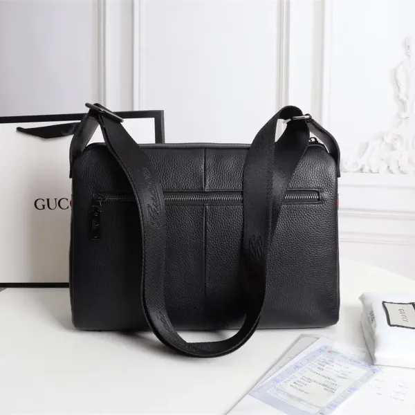 【GUCCI 公式 旗艦店】クッチ  ショルダーバッグ 当日出荷 好評に付き再入荷！33*24*8CM