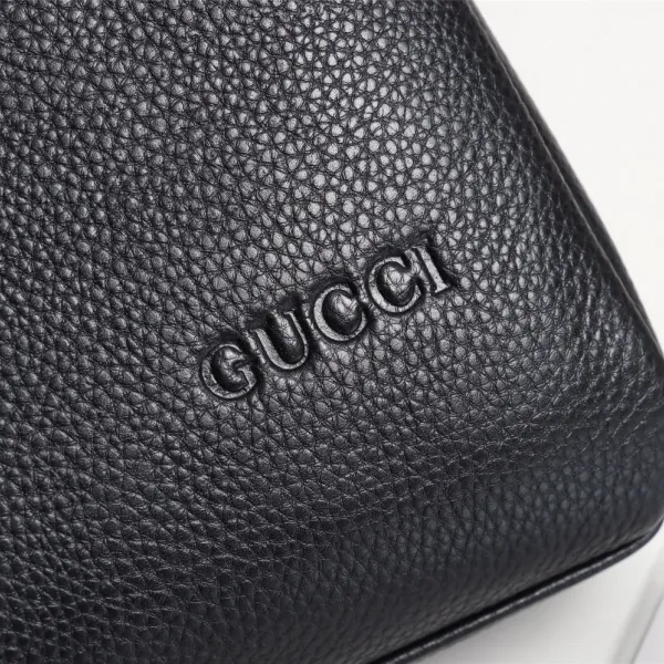 【GUCCI 公式 旗艦店】クッチ  ショルダーバッグ 当日出荷 好評に付き再入荷！33*24*8CM