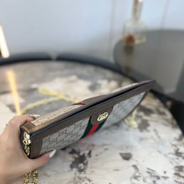 【GUCCI 公式 旗艦店】クッチ   ショルダーバッグ 当日出荷 好評に付き再入荷！25*18*5CM
