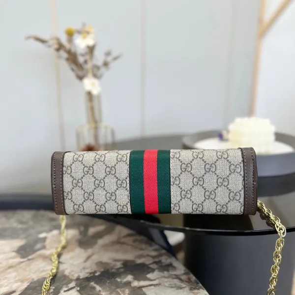 【GUCCI 公式 旗艦店】クッチ   ショルダーバッグ 当日出荷 好評に付き再入荷！25*18*5CM