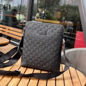【GUCCI 公式 旗艦店】クッチ    ショルダーバッグ 当日出荷 好評に付き再入荷！24*27*5CM