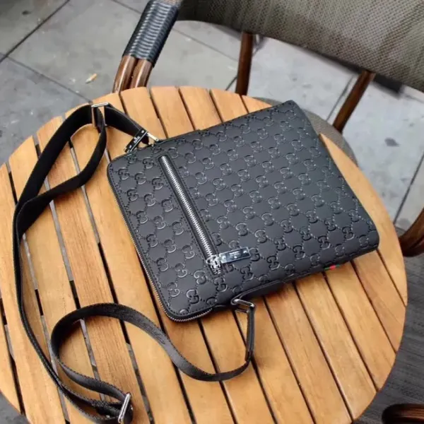 【GUCCI 公式 旗艦店】クッチ    ショルダーバッグ 当日出荷 好評に付き再入荷！24*27*5CM