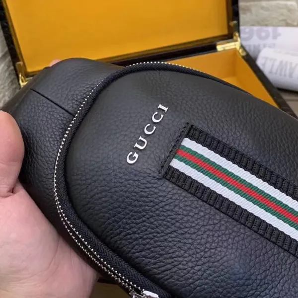 【GUCCI 公式 旗艦店】クッチ  胸ポケット当日出荷 好評に付き再入荷！30*18*7CM