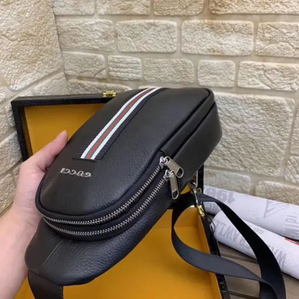 【GUCCI 公式 旗艦店】クッチ  胸ポケット当日出荷 好評に付き再入荷！30*18*7CM
