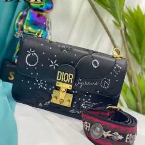 【DIOR  公式 旗艦店】ディオール   ショルダーバッグ 当日出荷 好評に付き再入荷！24*16CM