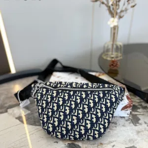 【DIOR   公式 旗艦店】 ディオール   ウエストポーチ 当日出荷 好評に付き再入荷！23*18CM