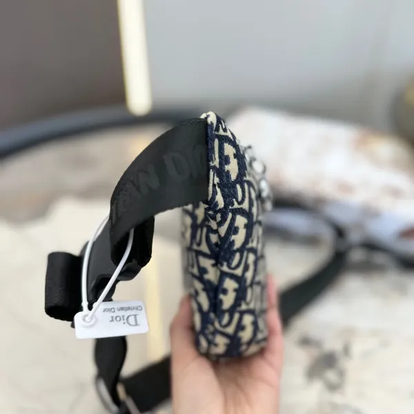 【DIOR   公式 旗艦店】 ディオール   ウエストポーチ 当日出荷 好評に付き再入荷！23*18CM