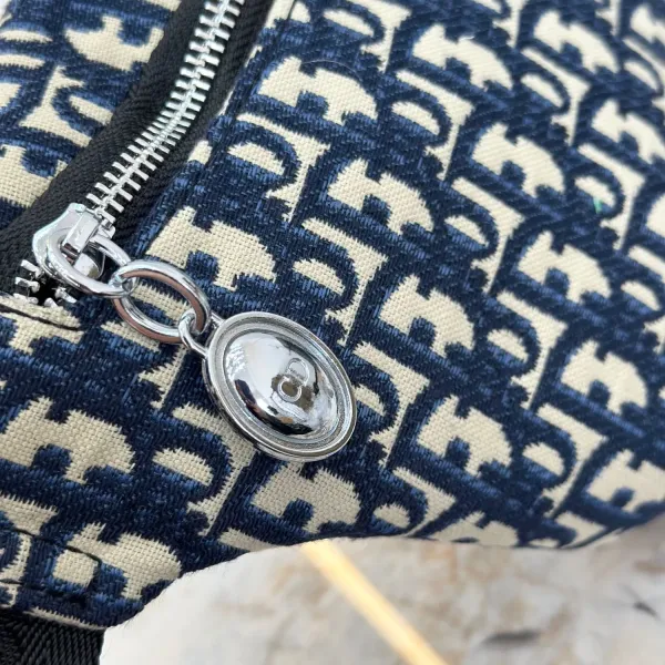【DIOR   公式 旗艦店】 ディオール   ウエストポーチ 当日出荷 好評に付き再入荷！23*18CM