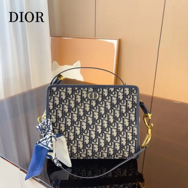 【DIOR  公式 旗艦店】ディオール   ショルダーバッグ 当日出荷 好評に付き再入荷！26*6*20CM