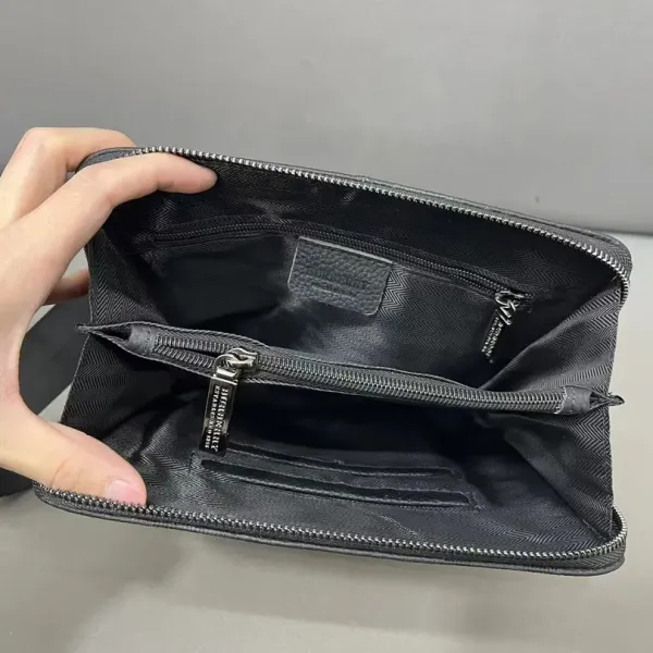 【BURBERRY 公式旗艦店】バーバリー  斜めがけバッグ 当日出荷 好評に付き再入荷！23*26CM