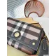 【BURBERRY 公式旗艦店】バーバリー   斜めがけバッグ当日出荷 好評に付き再入荷！24*15CM