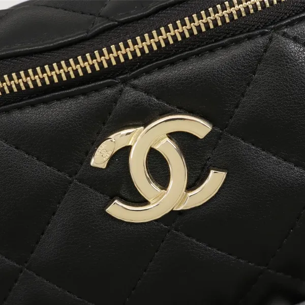 【CHANEL  公式旗艦店】シャネル  ウエストポーチ  当日出荷 好評に付き再入荷！23CM