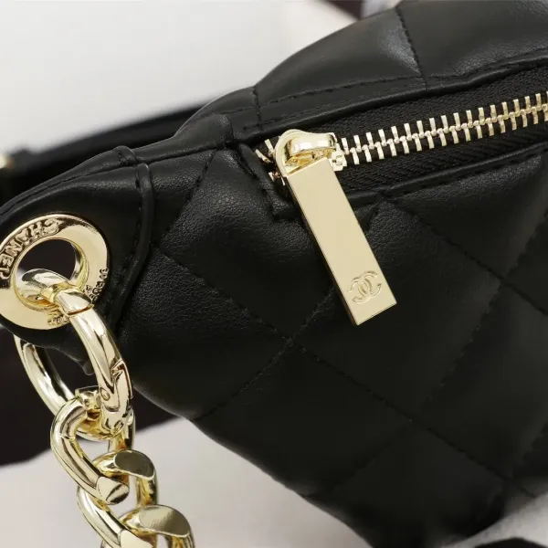 【CHANEL  公式旗艦店】シャネル  ウエストポーチ  当日出荷 好評に付き再入荷！23CM