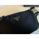 【PRADA  公式 旗艦店】プラダ  斜めがけバッグ 当日出荷 好評に付き再入荷！24*15CM  240719