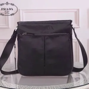 【PRADA 公式旗艦店】プラダ  斜めがけバッグ 当日出荷 好評に付き再入荷！26*26*7CM