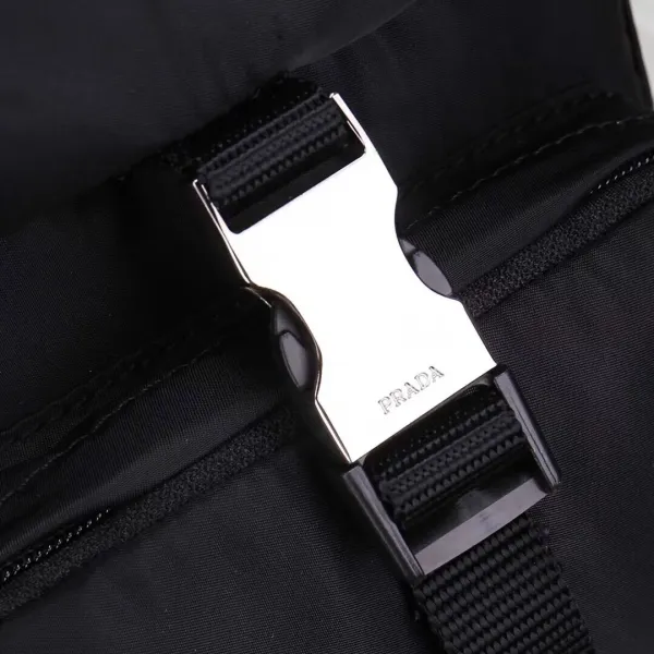 【PRADA 公式旗艦店】プラダ  胸ポケット 当日出荷 好評に付き再入荷！30*20*7CM