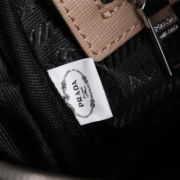 【PRADA  公式旗艦店】プラダ  クラッチバッグ 当日出荷 好評に付き再入荷！28*17*4CM