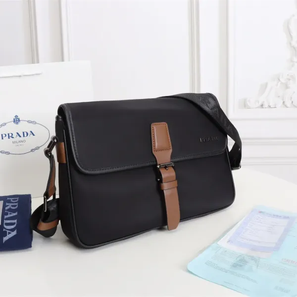 【PRADA  公式 旗艦店】プラダ  斜めがけバッグ 当日出荷 好評に付き再入荷！31*21*6CM