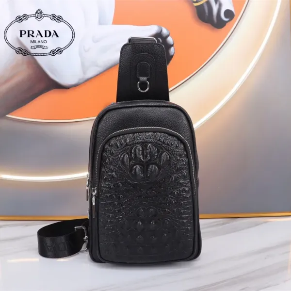 【PRADA  公式 旗艦店】プラダ  胸ポケット当日出荷 好評に付き再入荷！34*17*6CM