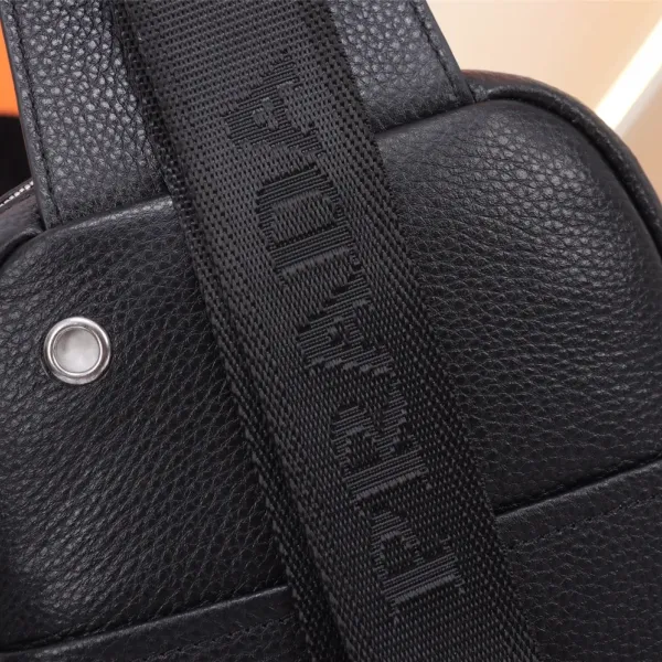 【PRADA  公式 旗艦店】プラダ  胸ポケット当日出荷 好評に付き再入荷！34*17*6CM