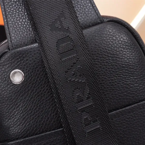 【PRADA  公式 旗艦店】プラダ  胸ポケット当日出荷 好評に付き再入荷！34*17*6CM