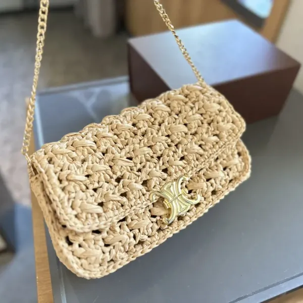 【CELINE 公式旗艦店】セリーヌ 斜めがけバッグ 当日出荷 好評に付き再入荷！25*9*12CM  1240723