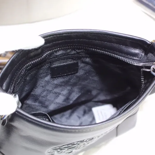 【VERSACE 公式旗艦店】ヴェルサーチ ショルダーバッグ  当日出荷 好評に付き再入荷！25*27*5.5CM