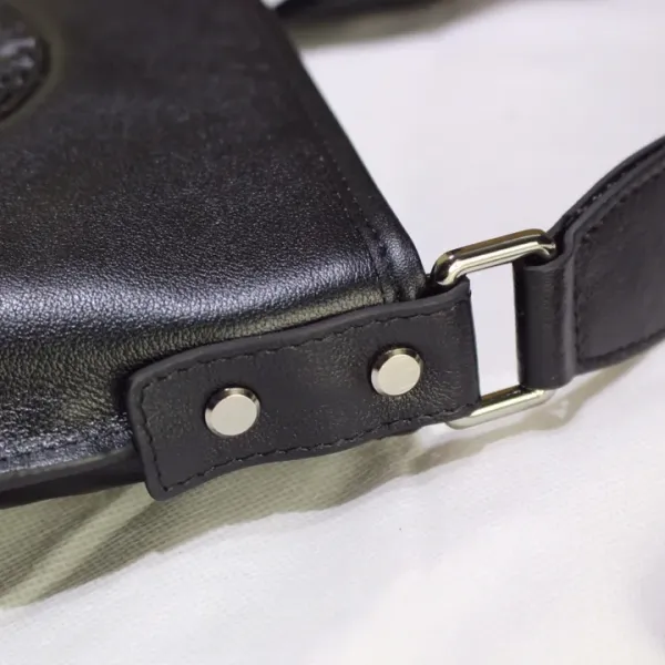 【VERSACE 公式旗艦店】ヴェルサーチ ショルダーバッグ  当日出荷 好評に付き再入荷！25*27*5.5CM