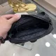 【VERSACE  公式旗艦店】ヴェルサーチ   ショルダーバッグ 当日出荷 好評に付き再入荷！25*6*18CM